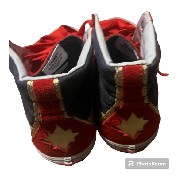Van X Marvel Captain  Limited Edition Sold Out SK8 High Top Men 5.5 or Women 7. - Picture 4 of 11